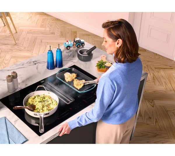 Beko 80cm Induction Hob with Integrated Vented Extractor | Black