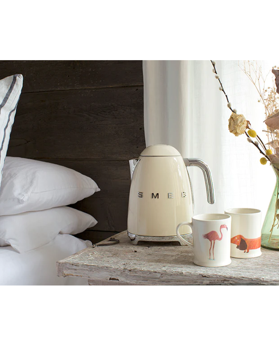 Smeg Retro 50's Style 1.7 Litre Kettle | Cream - Ben Sweeney Letterkenny