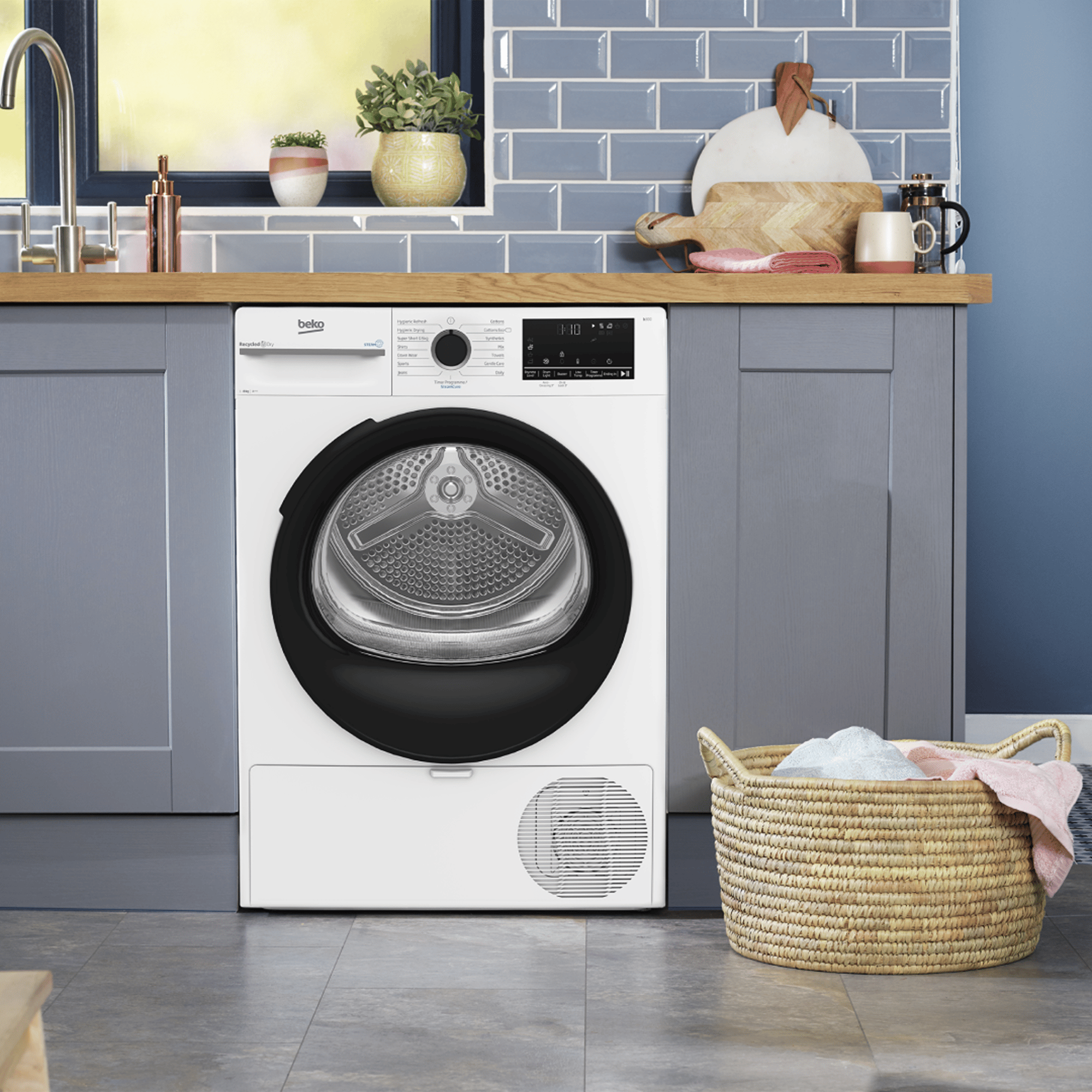 Beko 8kg Heat Pump Tumble Dryer with SteamCure Technology | BM3T3833NW