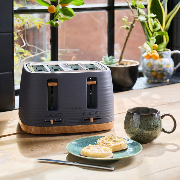 Morphy Clay 4-Slice Toaster