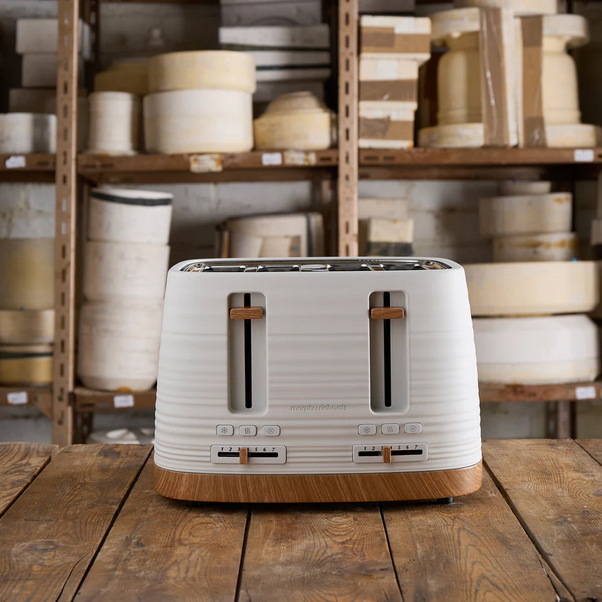 Morphy Clay 4-Slice Toaster