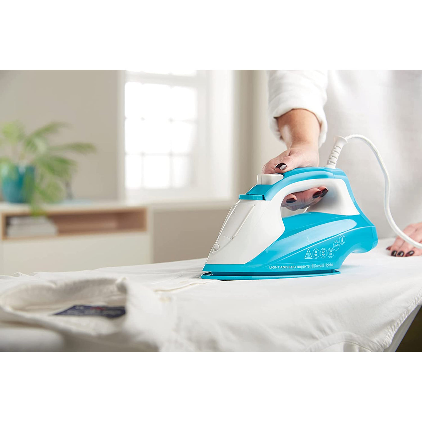 Russell Hobbs Light & Easy Brights Steam Iron - Blue | 26482