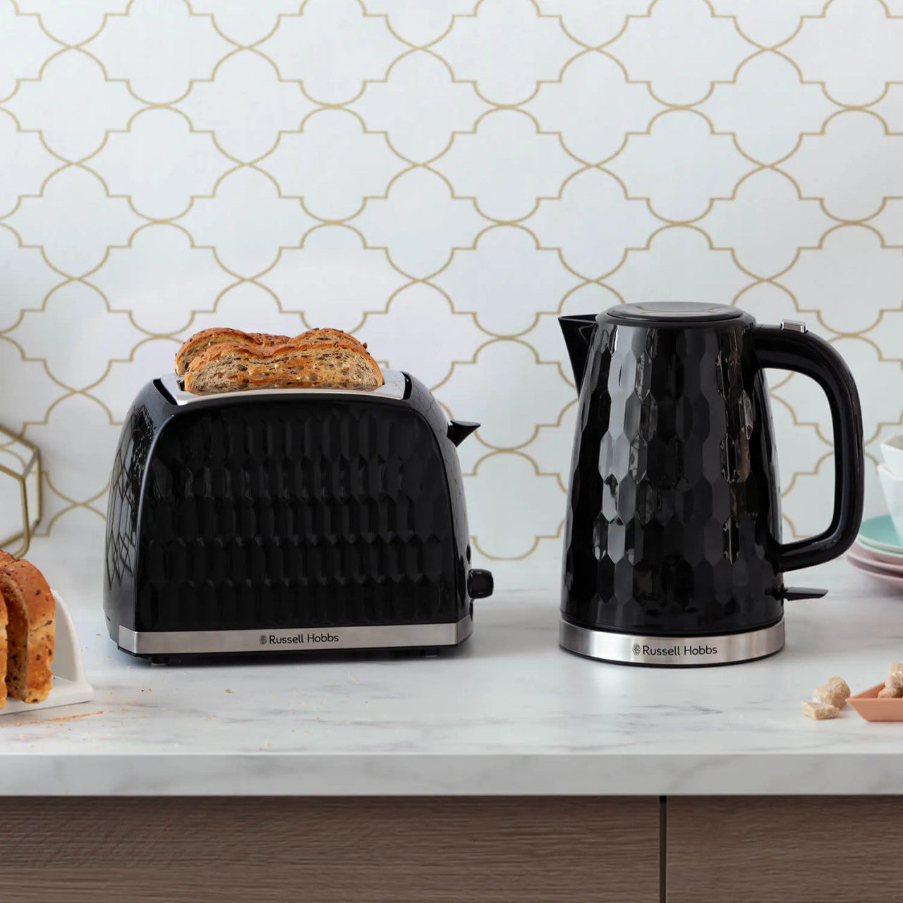 Russell Hobbs Honeycomb Kettle - Black | 26051